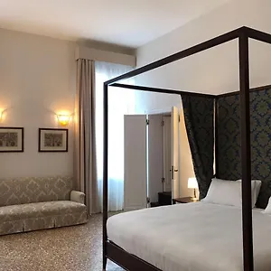 https://suites-alla-maddalena.hotelslidodijesolo.com